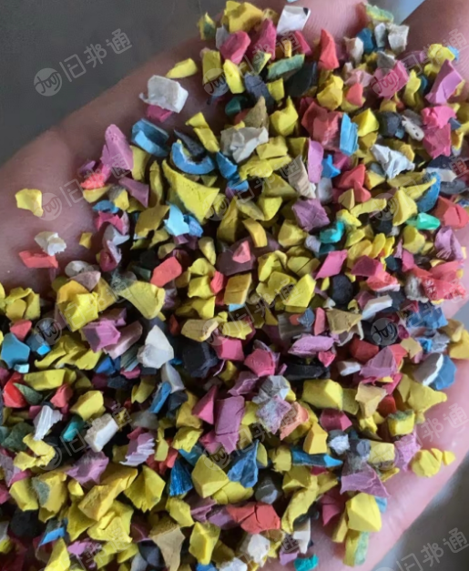 出售橡胶颗粒,花料黑料橡胶