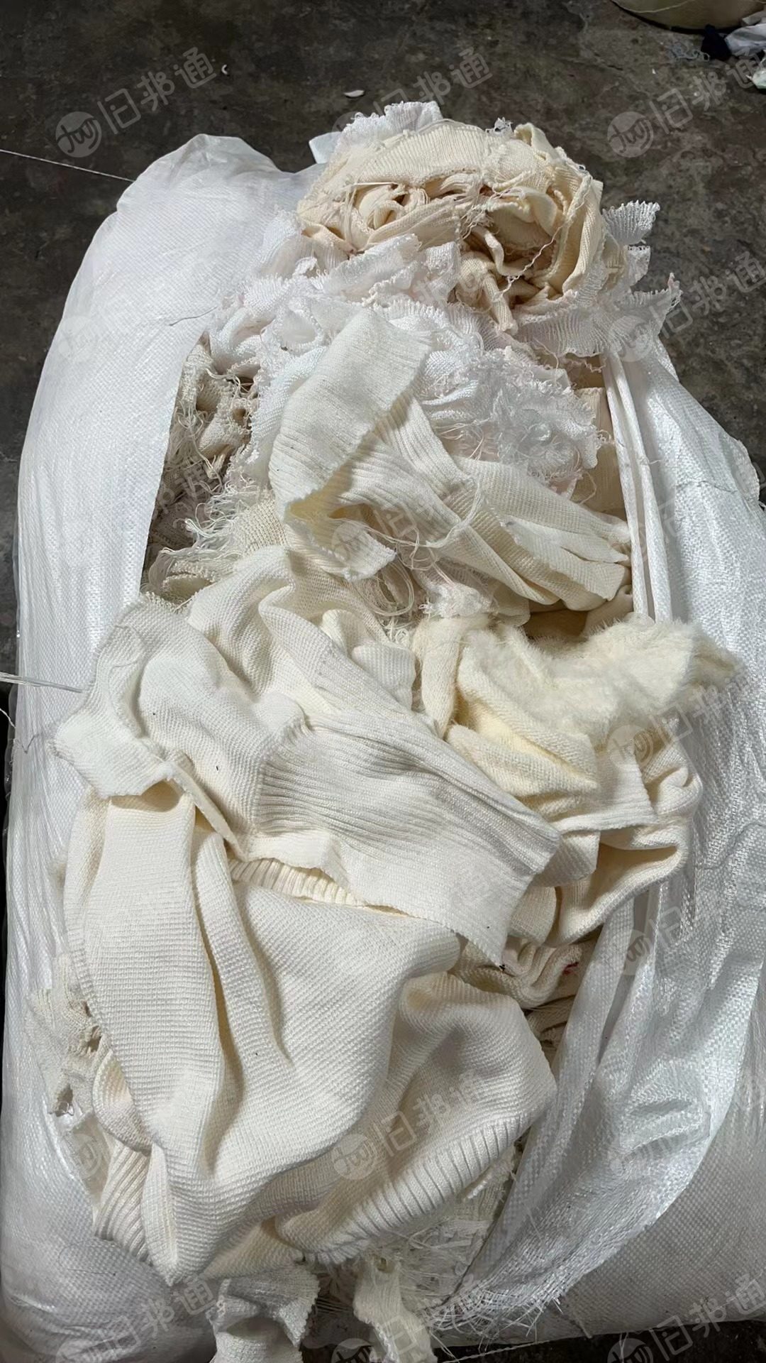 长期出售白色毛衣片下脚料,现货有60多左右,货在广东东莞大朗