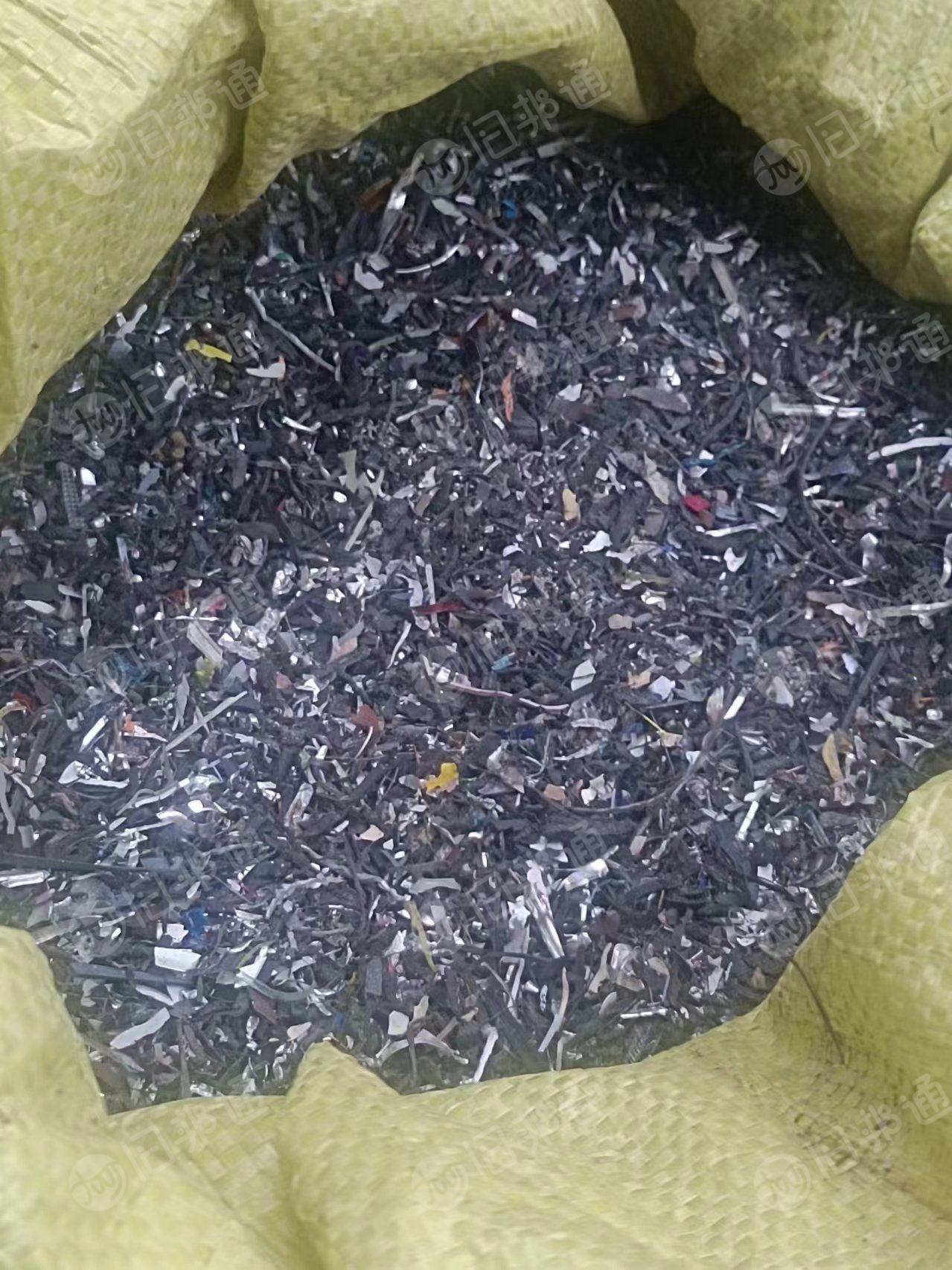 长期出售PP废丝、尼龙废丝为主混合在一起的废料,可以炼油焚烧,做压块,月供50吨,现货有20吨