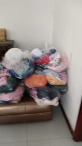 出售旧衣服，皮包，鞋子，毛衣，被套