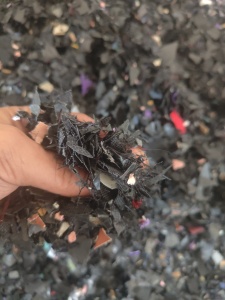 出售pvc皮革粉碎料,注塑交通设施用,月供500吨