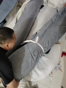 出售库存布，黑牛仔，弹力棉涤布，现货六吨左右