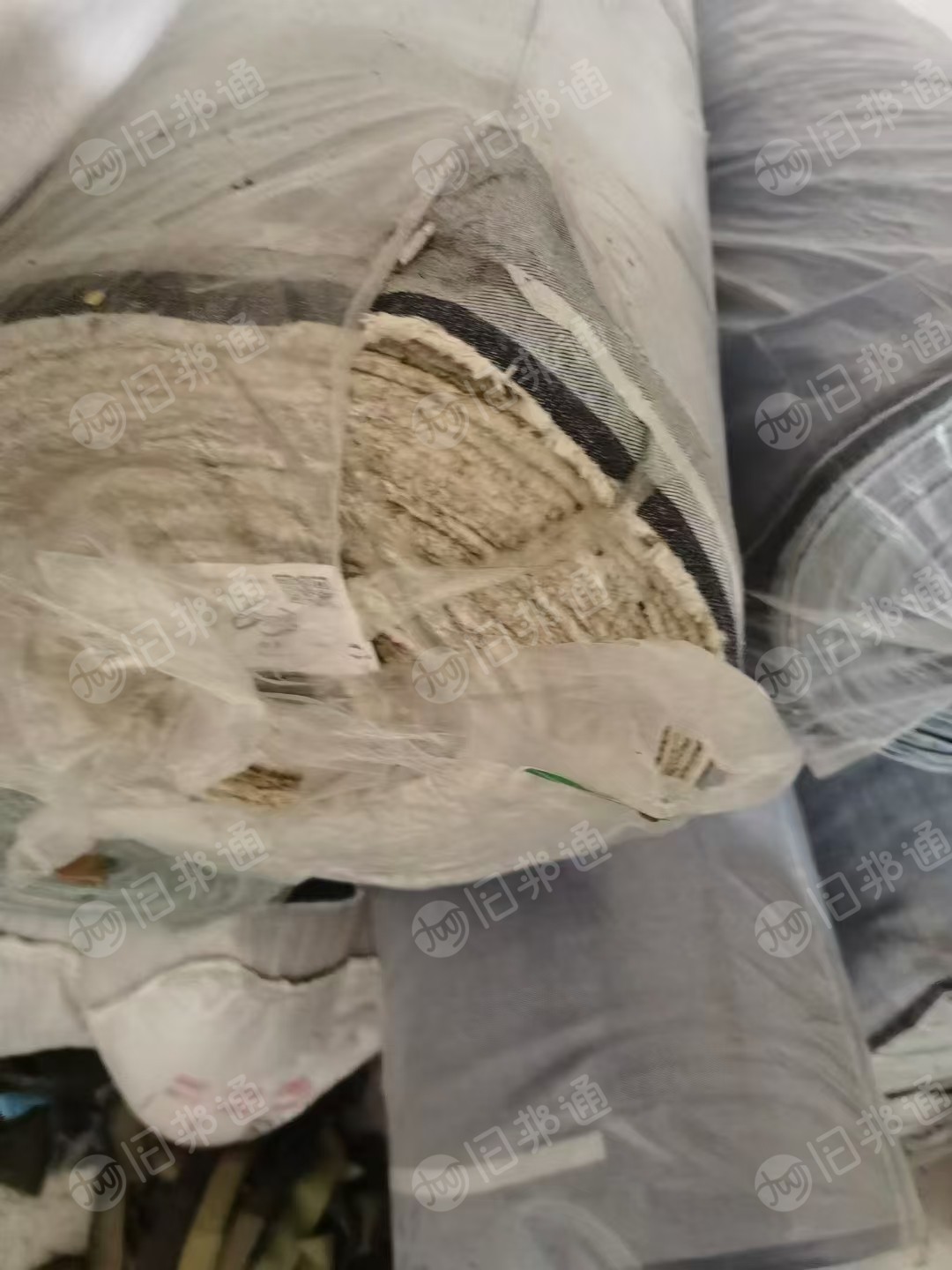 出售库存布,二白针织布,宽幅一米六到一米七左右,现货有一千斤左右