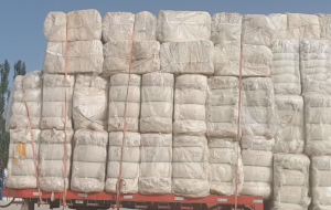 长期出售纺织厂下脚料，纯棉车肚，纯棉回丝，40支50支回丝