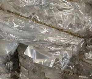 出售PET膜废料，PET无胶膜，PET轻胶膜，PET蓝膜