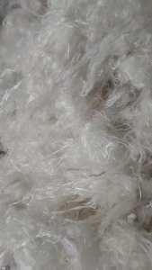 出售涤纶安全网开的开花料，现货有60吨