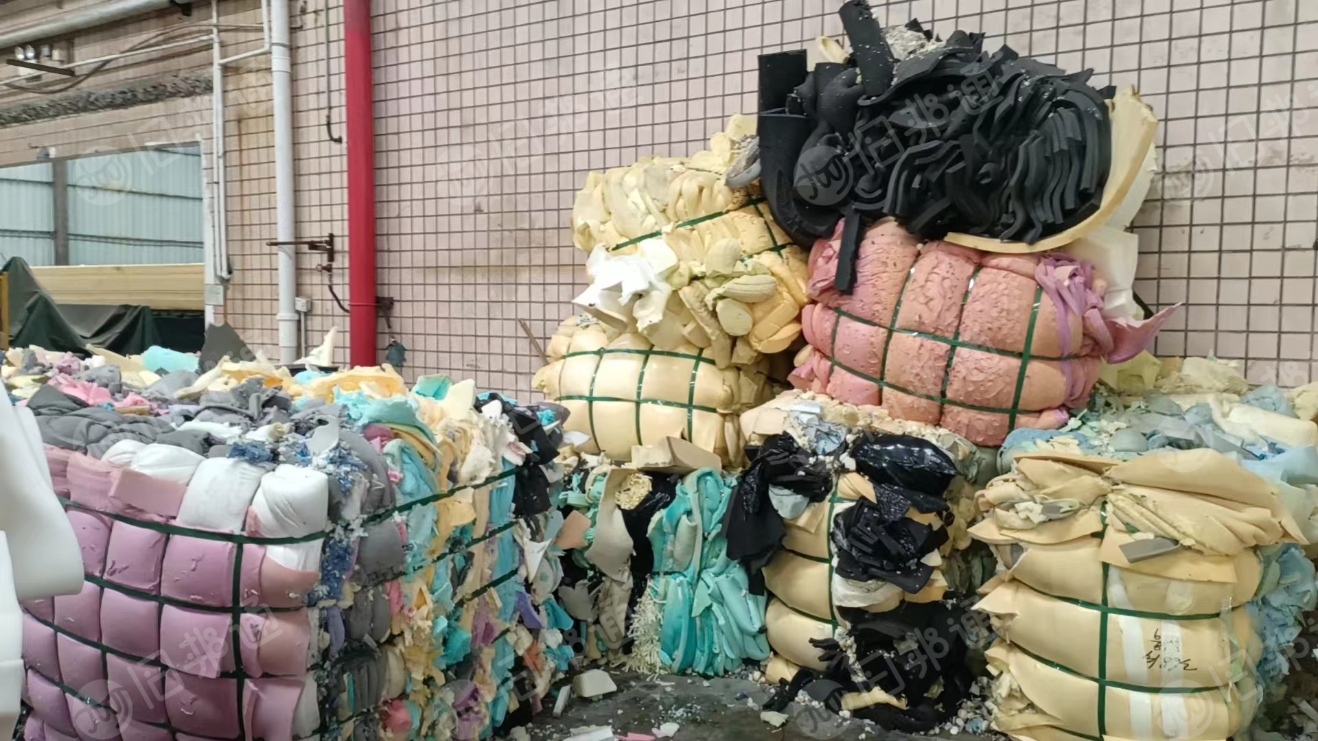 长期出售床垫海绵下脚料,废海绵,杂色海绵