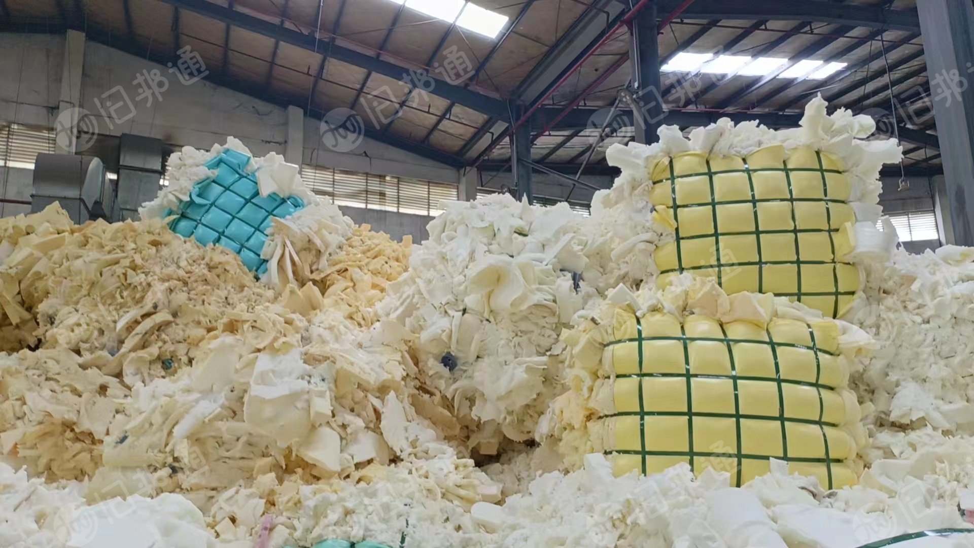 长期出售床垫海绵下脚料,废海绵,杂色海绵