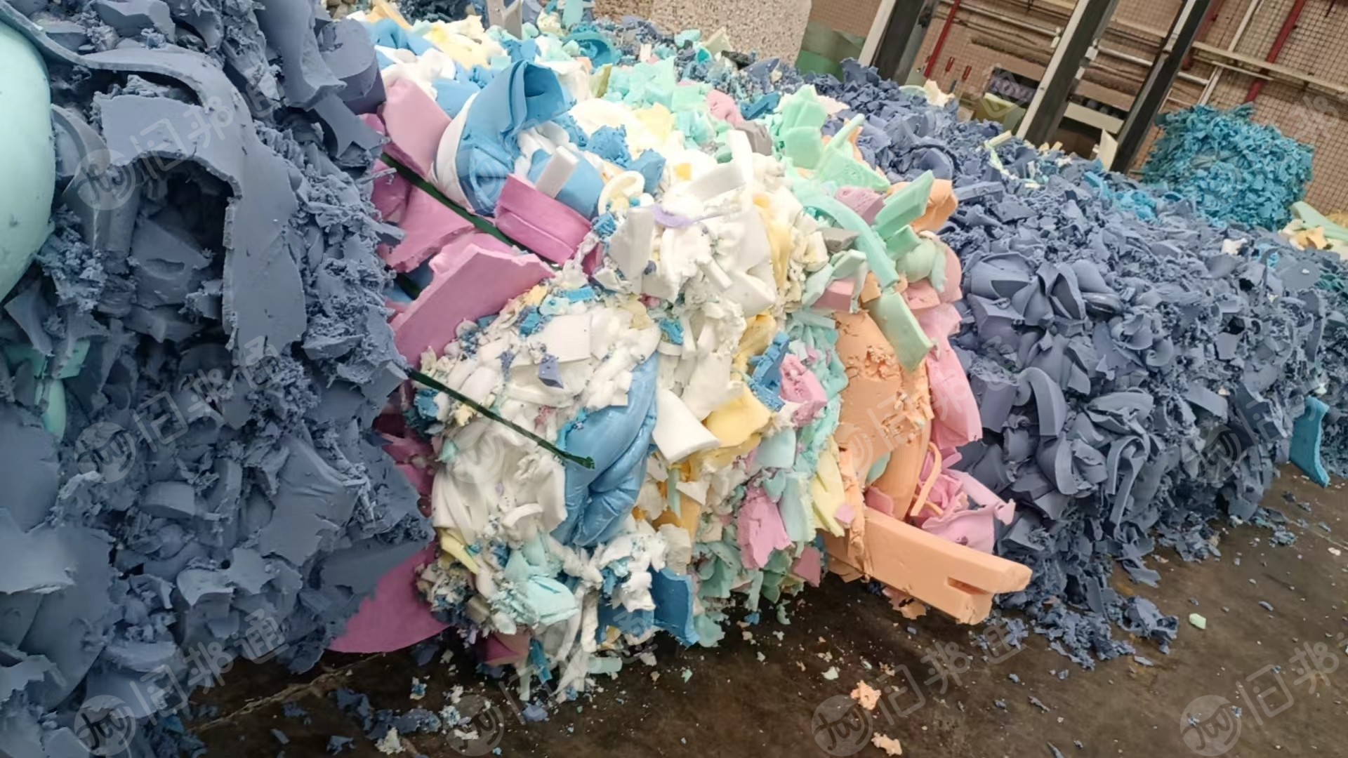 长期出售床垫海绵下脚料,废海绵,杂色海绵