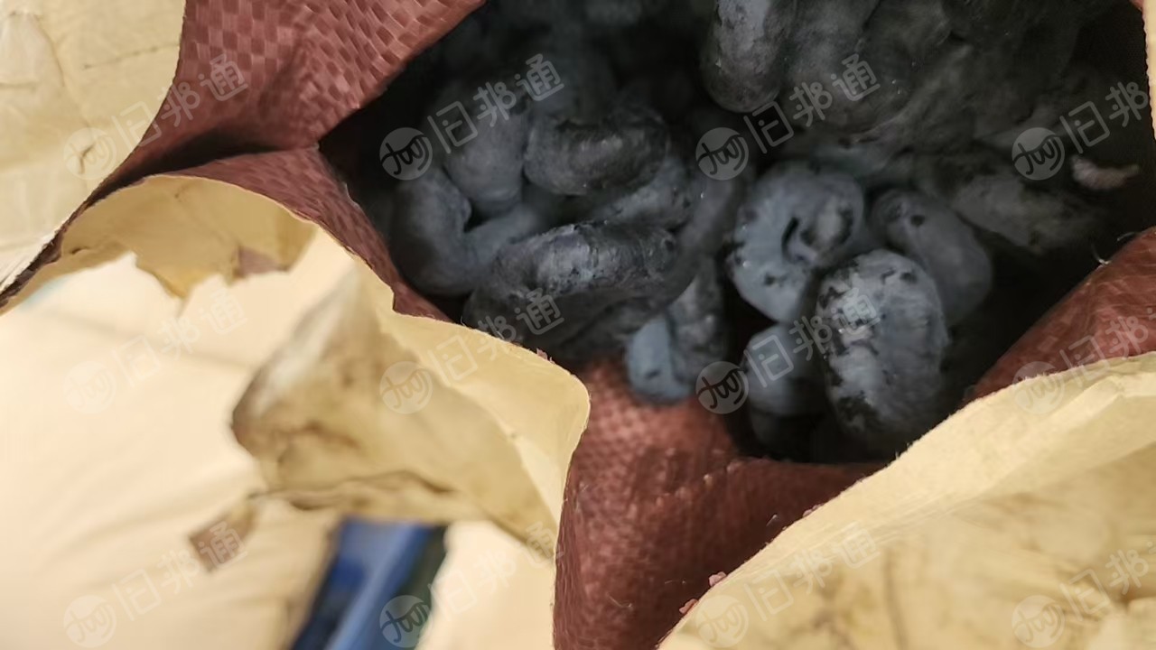 出售EVA发泡的鸡爪料和枪头料,每个月有8-9吨