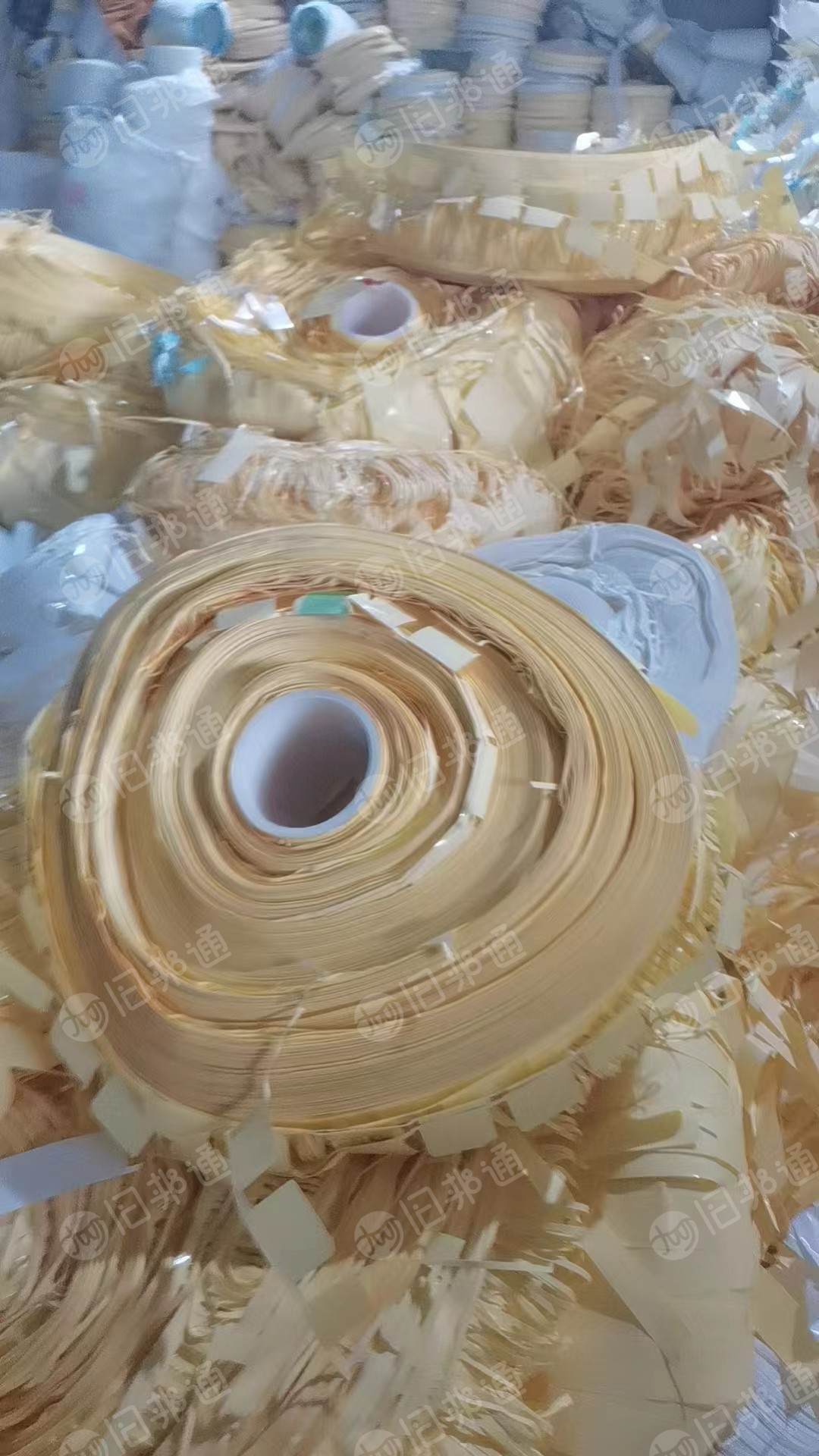 出售黄白淋膜纸,大部分是卷轴的