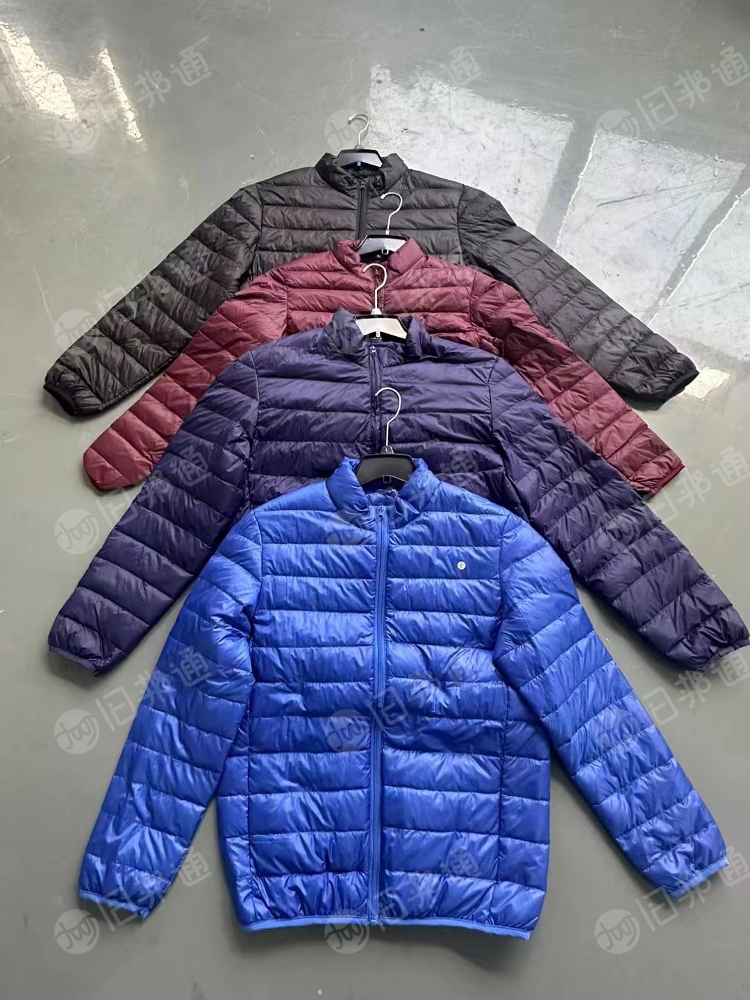 长期出售各种各样的库存服装尾货,每个款式几百件到十几万件都有,在江苏苏州