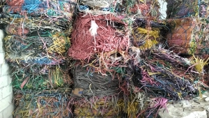出售各种颜色的pp打包带，漂沉混打在一起，现货30吨左右
