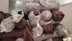 出售摇粒绒库存布，现货有5吨左右，单双都有，克重200左右，门幅160