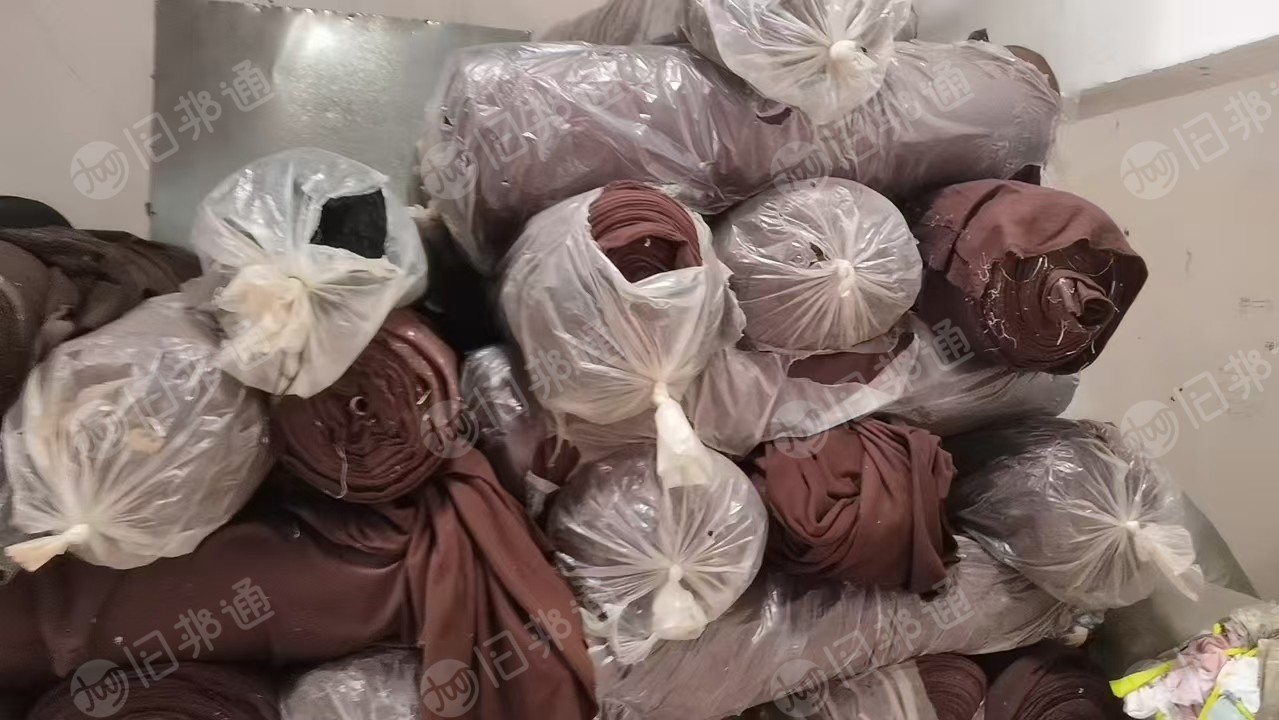 出售摇粒绒库存布,现货有5吨左右,单双都有,克重200左右,门幅160
