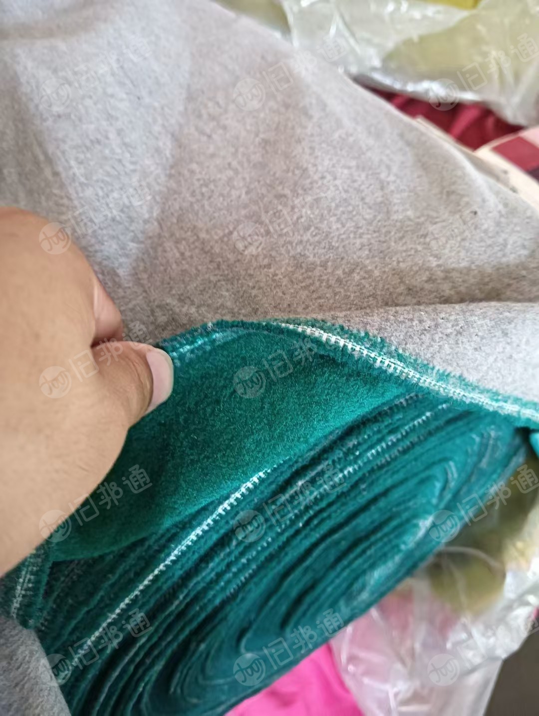 出售梭织双面呢库存布,彩色七吨左右,门幅克155重400 左右,货在浙江绍兴