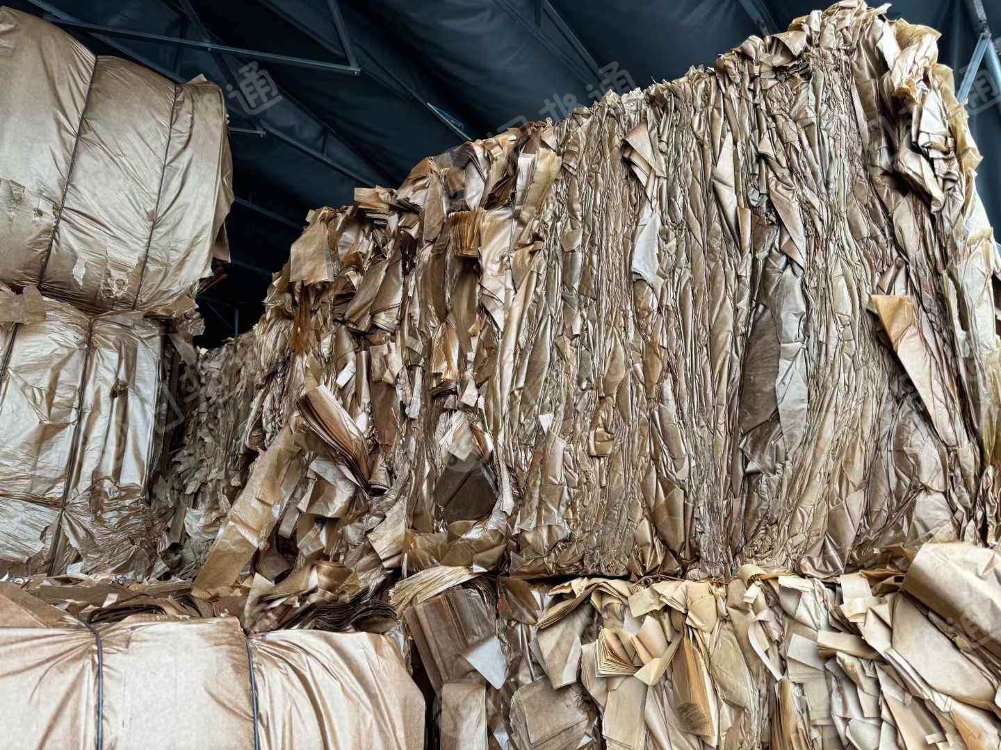 常年高价收购本色不锈钢衬纸,卷筒料,压包料都可以