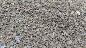 大量回收水果筐破碎料，黑，白，蓝都要