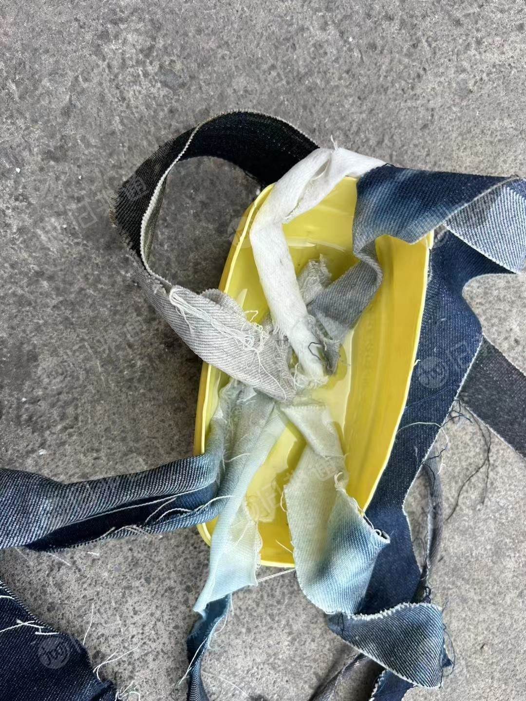 长期出售牛仔碎布,涤棉的,现货9.6米一车,长期有货