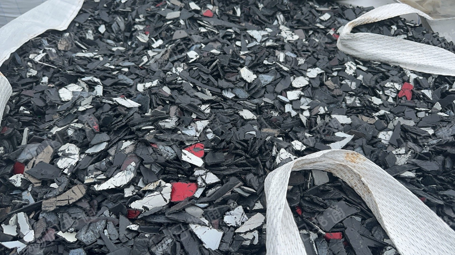 出售PP汽车内饰破碎料,现货二十多吨