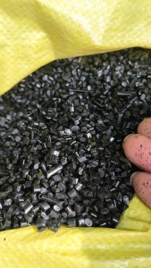 出售黑色PET破碎料