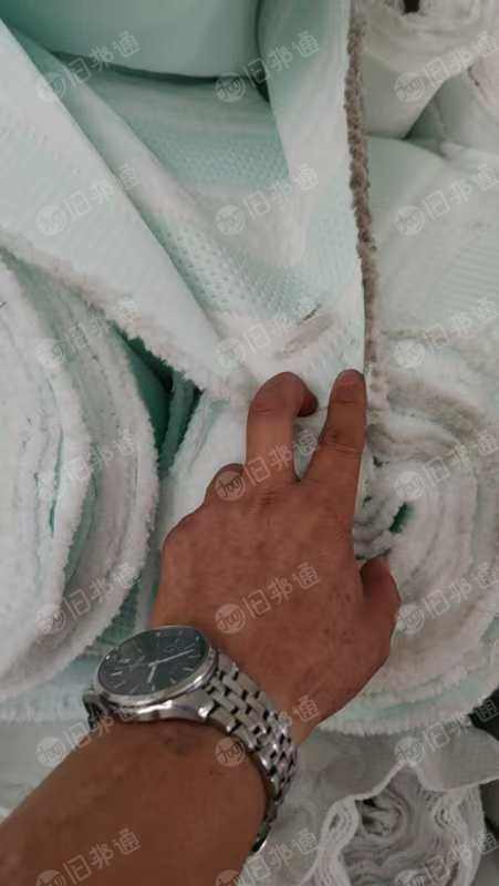 出售二等品席慕思床垫面料,现货有15吨左右,货在江苏无锡