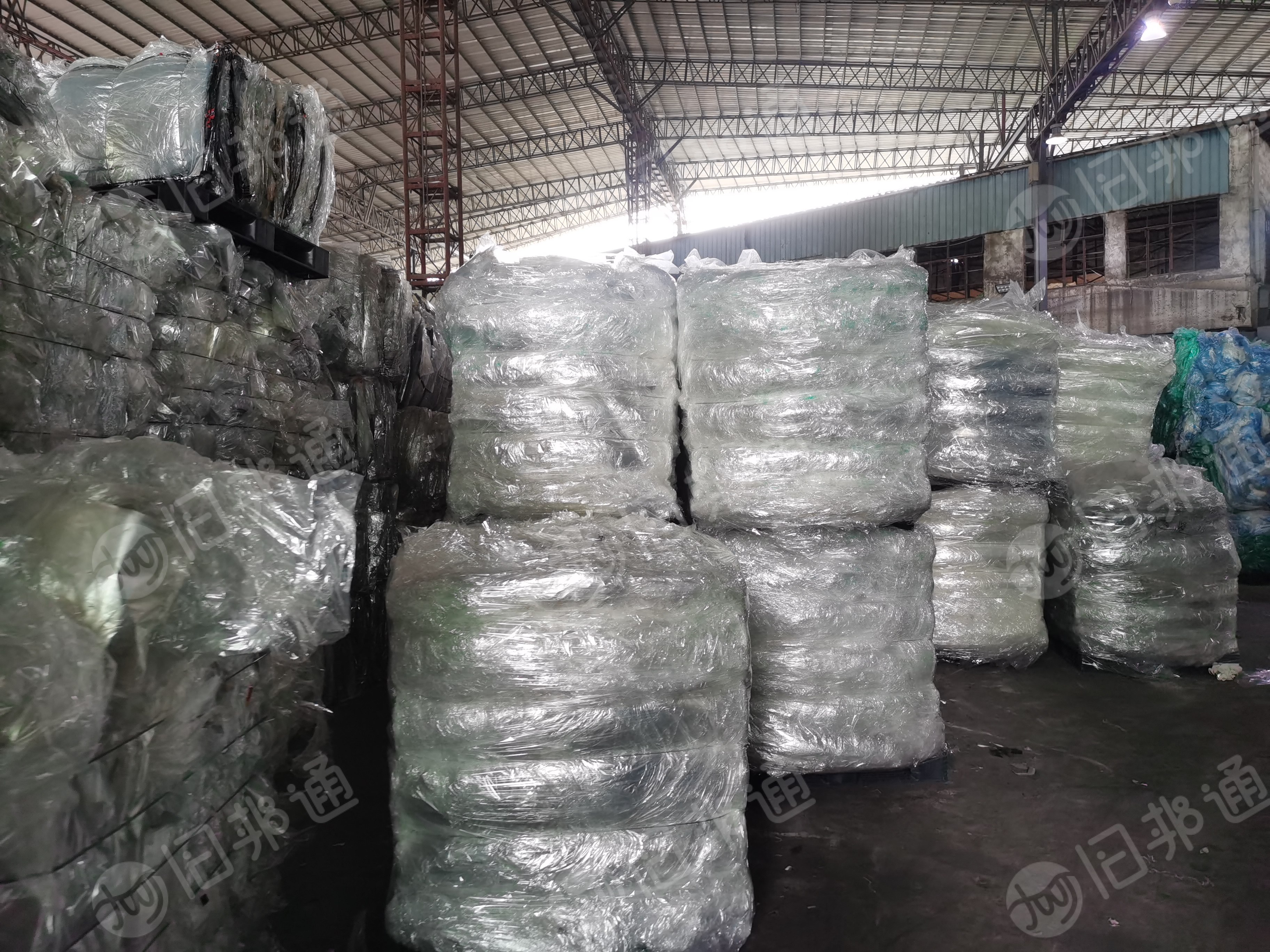 出售压包pet轻胶膜,广州现货60-70吨,惠州现货10几吨,月供几百吨