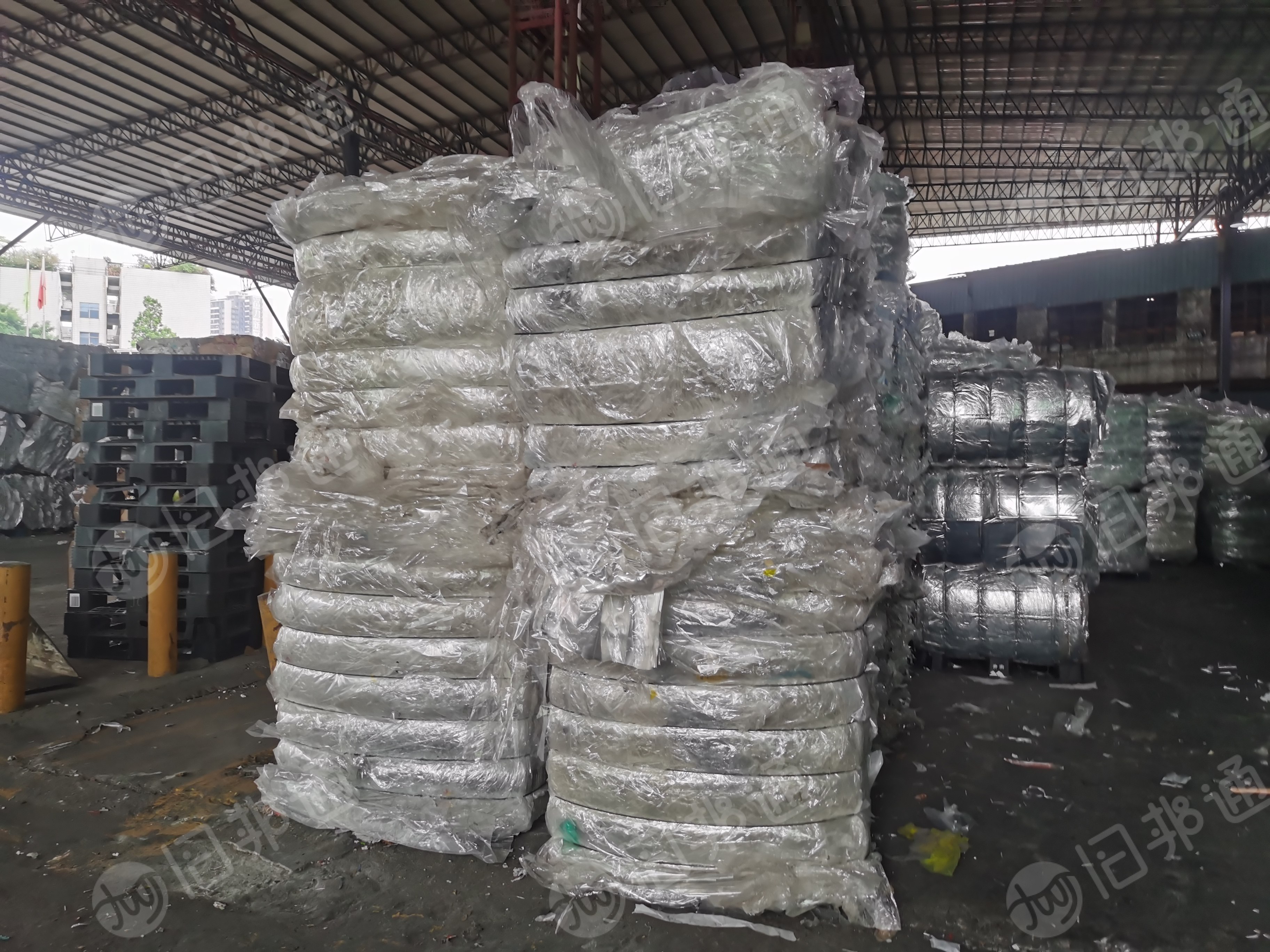 出售压包pet轻胶膜,广州现货60-70吨,惠州现货10几吨,月供几百吨