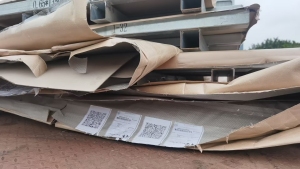 厂里处理钢板剪切加工出来的防锈纸