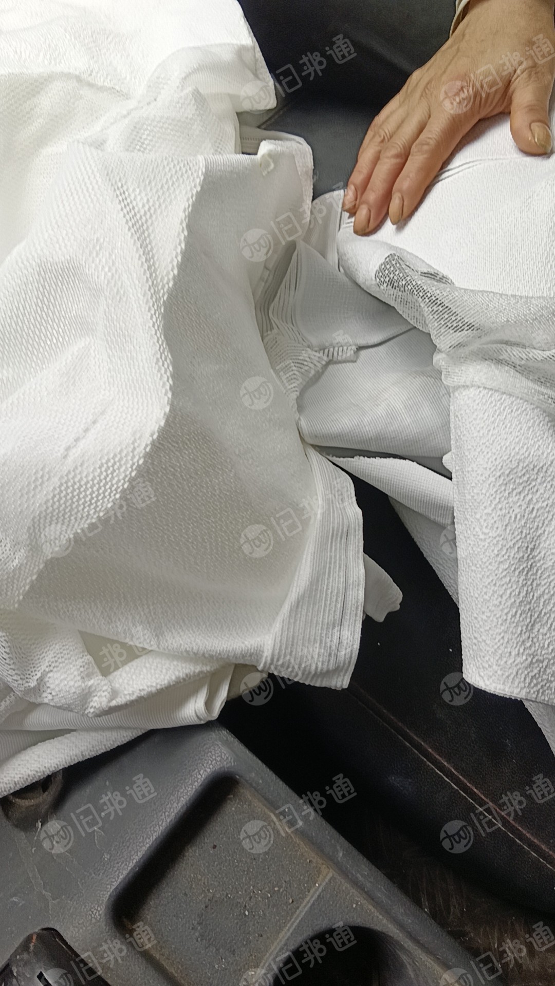 长期出售窗帘厂下来的瑕疵布,梦幻帘,涤纶布,涤纶废布,大白,月供70-80吨