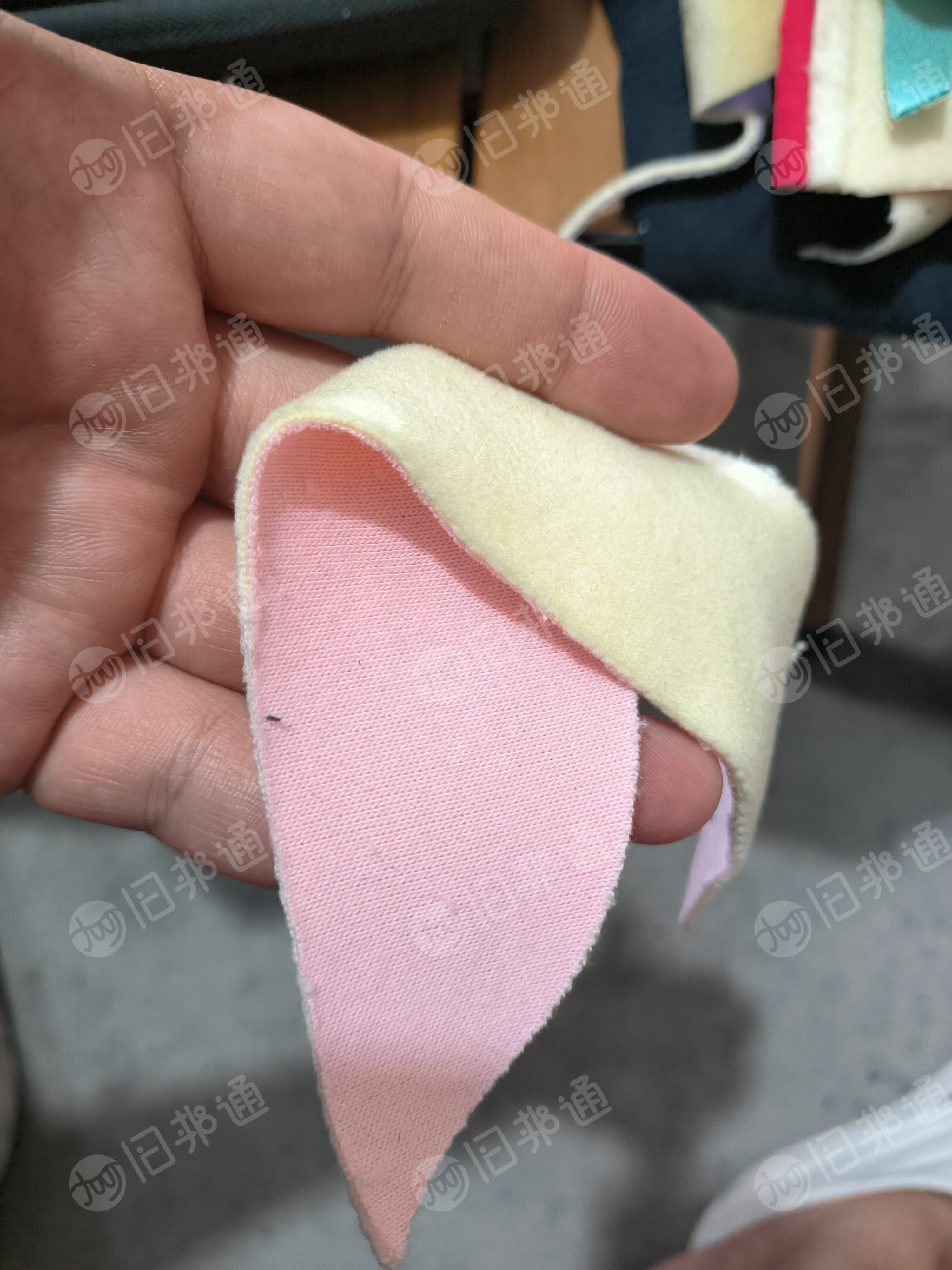 大量出售复合布,一面化纤一面涤棉,边角料