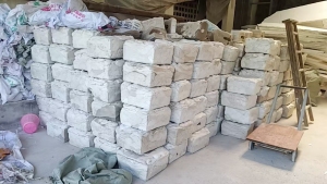 出售热熔块，现货十吨左右