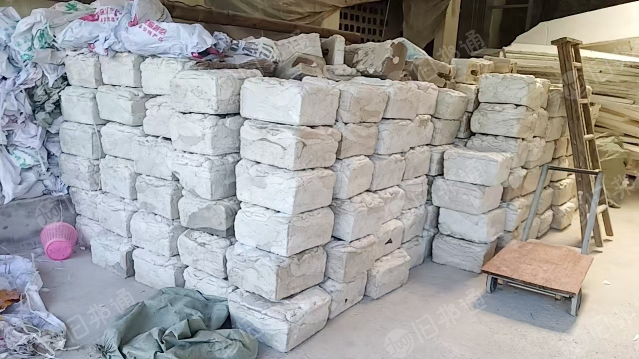 出售热熔块,现货十吨左右
