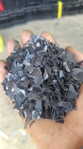 出售黑色pvc破碎料，现货100吨，货在宁波