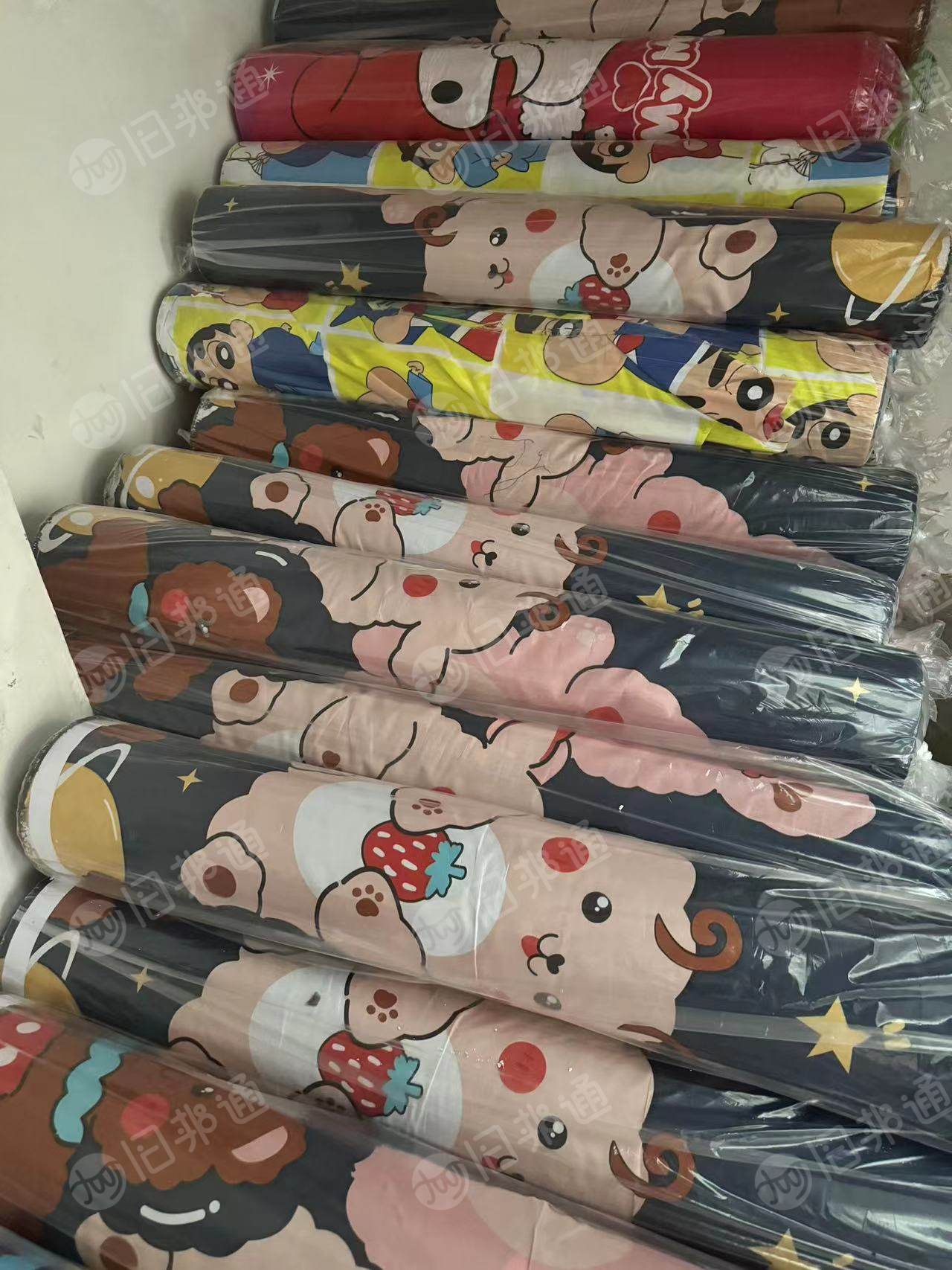 长期出售家纺库存布,磨毛印花布,染色布,化纤库存布,全涤沦的,货在浙江长兴