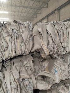 出售二手吨包，白的黄的都有，规格1x1，月供三万条左右