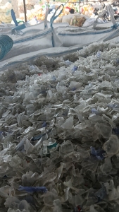 出售PET蓝白瓶片，长期有货