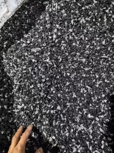 出售PC灯芯破碎料（现货20吨)、PC灯罩破碎料(现货13吨)，可长期供应，货在吉林