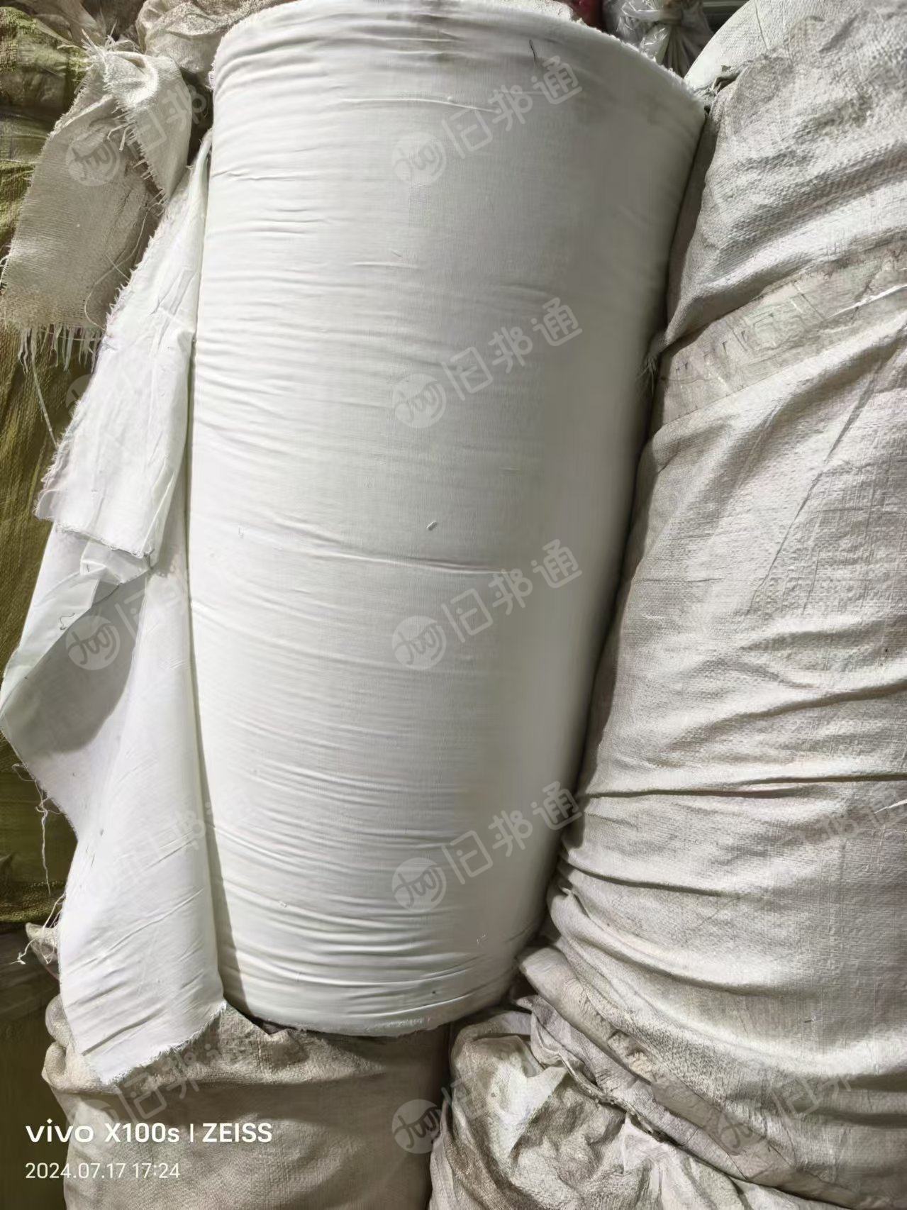 出售卷子布,白色六万米,黑色一万米,现货6吨