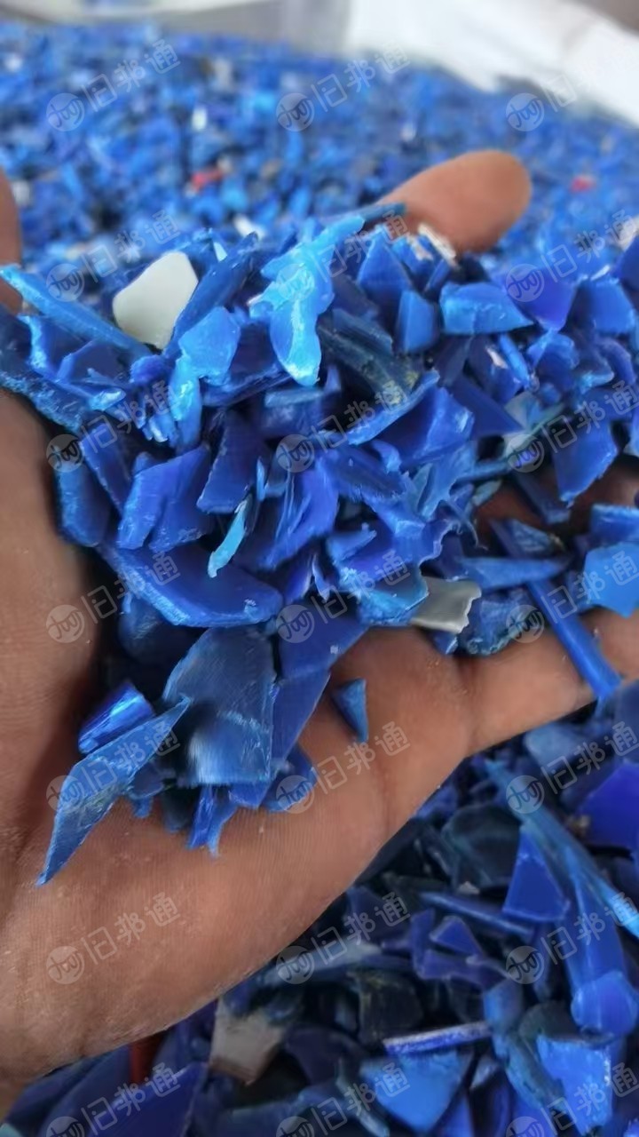 长期出售各种颜色的PE垃圾桶破碎料,22的罗底,现货10多吨