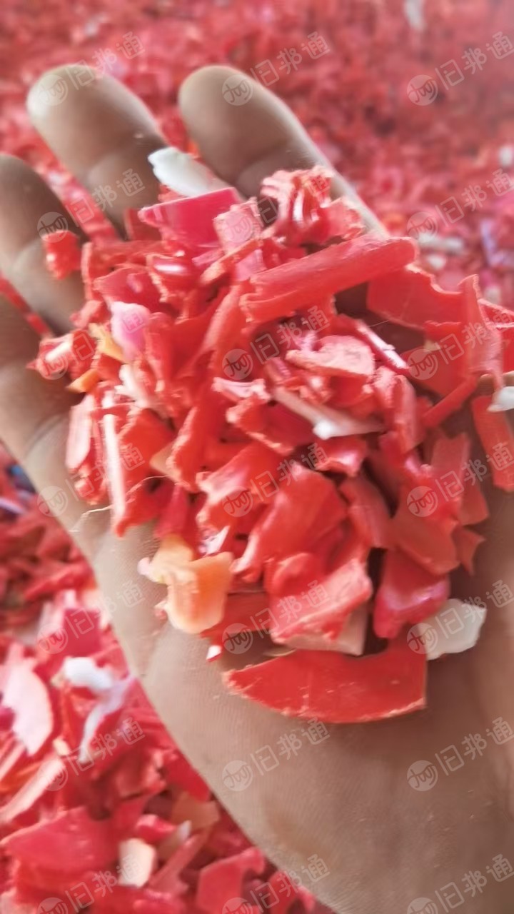 长期出售各种颜色的PE垃圾桶破碎料,22的罗底,现货10多吨