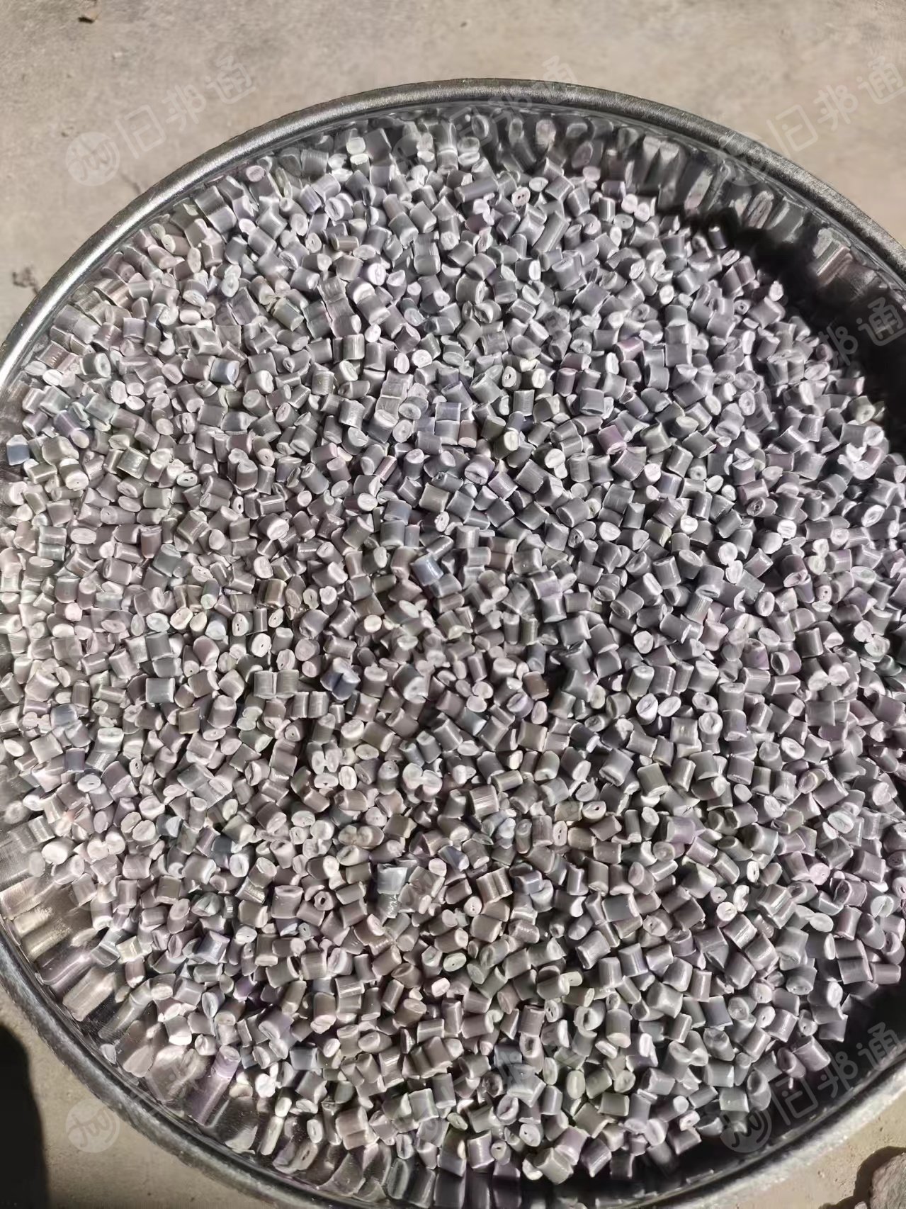 出售PP编织袋颗粒,PP原料袋颗粒,都是装聚乙烯聚丙烯的袋子做的,月供量大