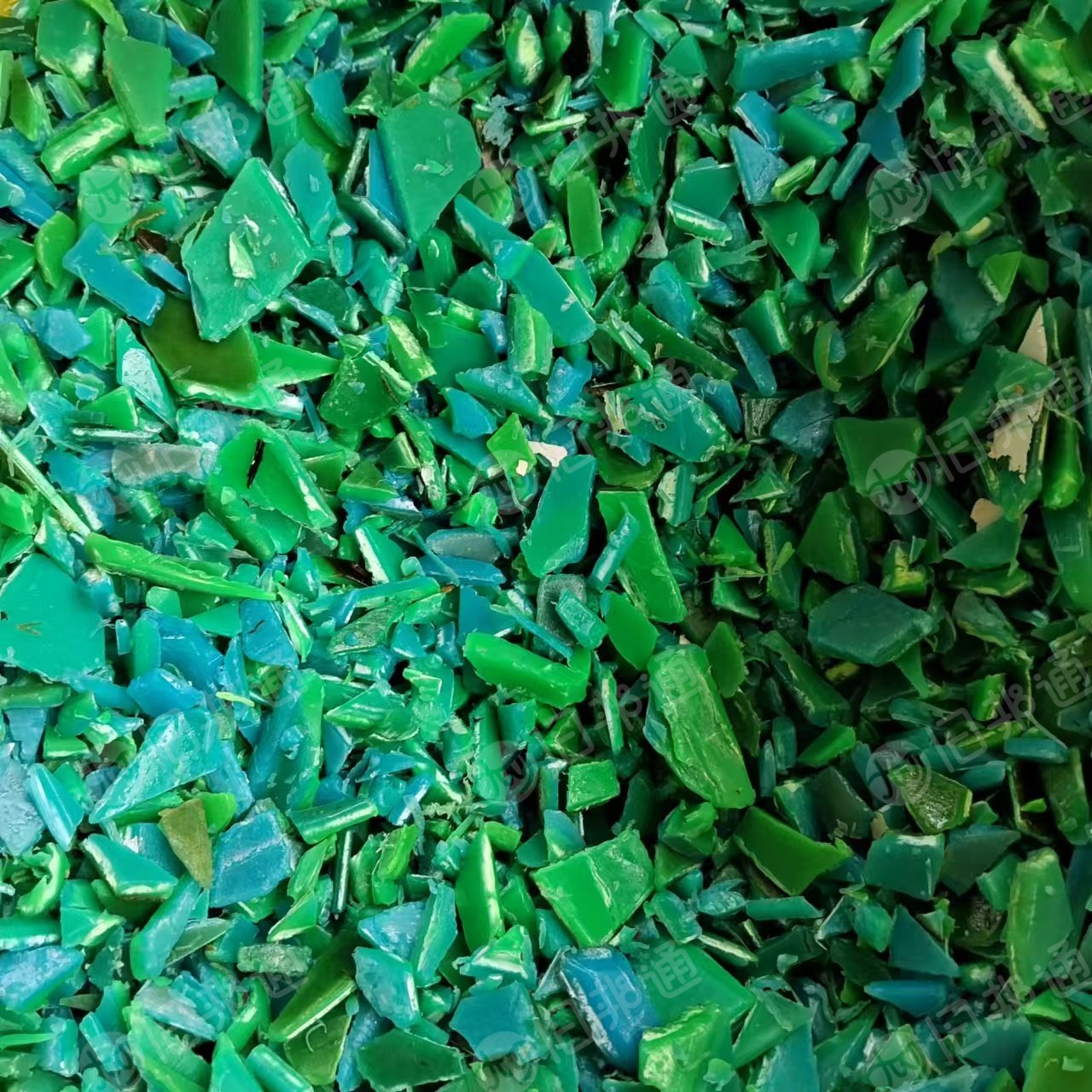 出售pet垃圾桶破碎料,货在江苏,目前有10吨