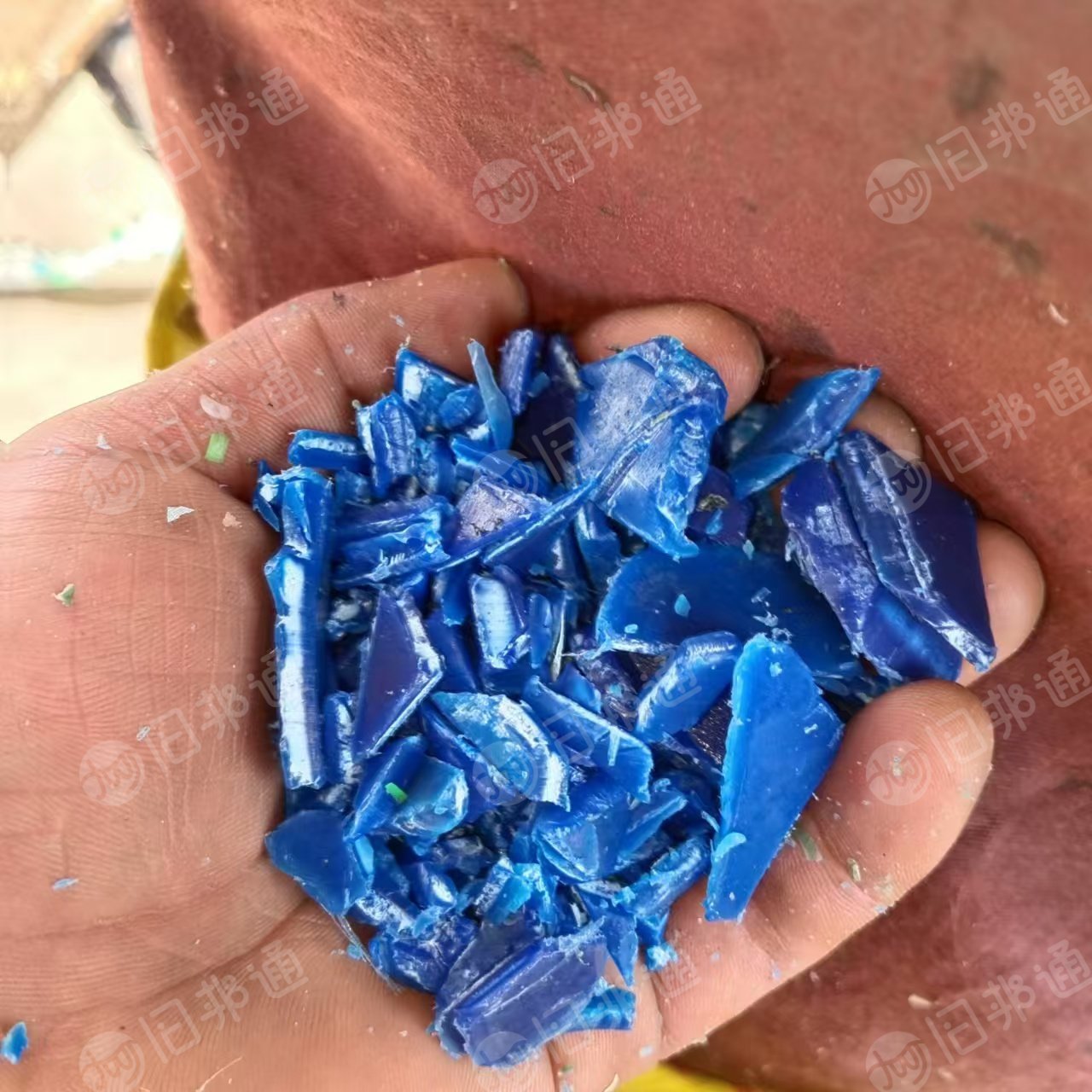 出售pet垃圾桶破碎料,货在江苏,目前有10吨