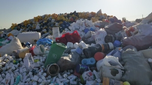 出售丙料压块，月供上百吨