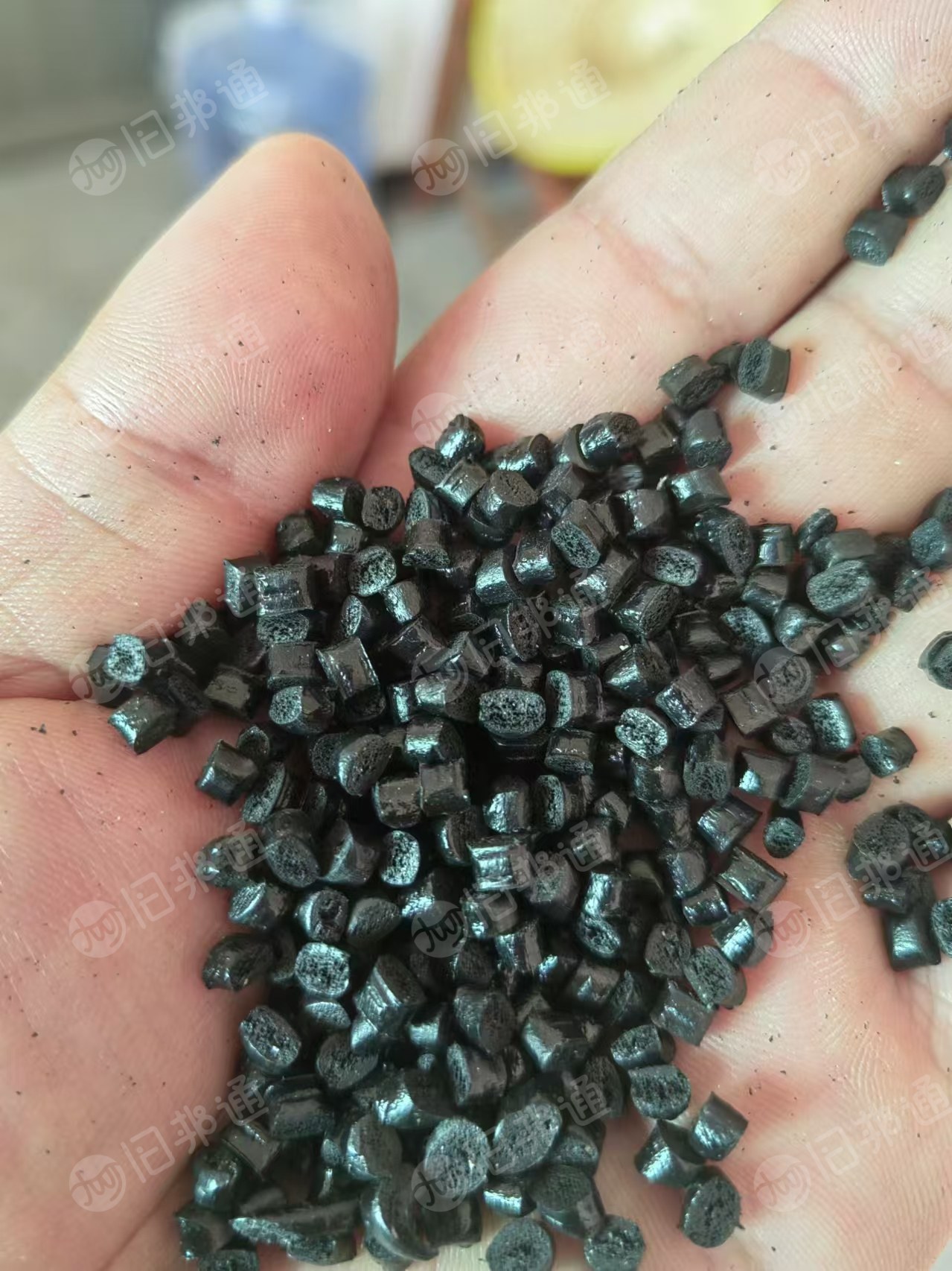 出售黑色pc颗粒,冲击 15 个,现货22 吨,月供几十吨