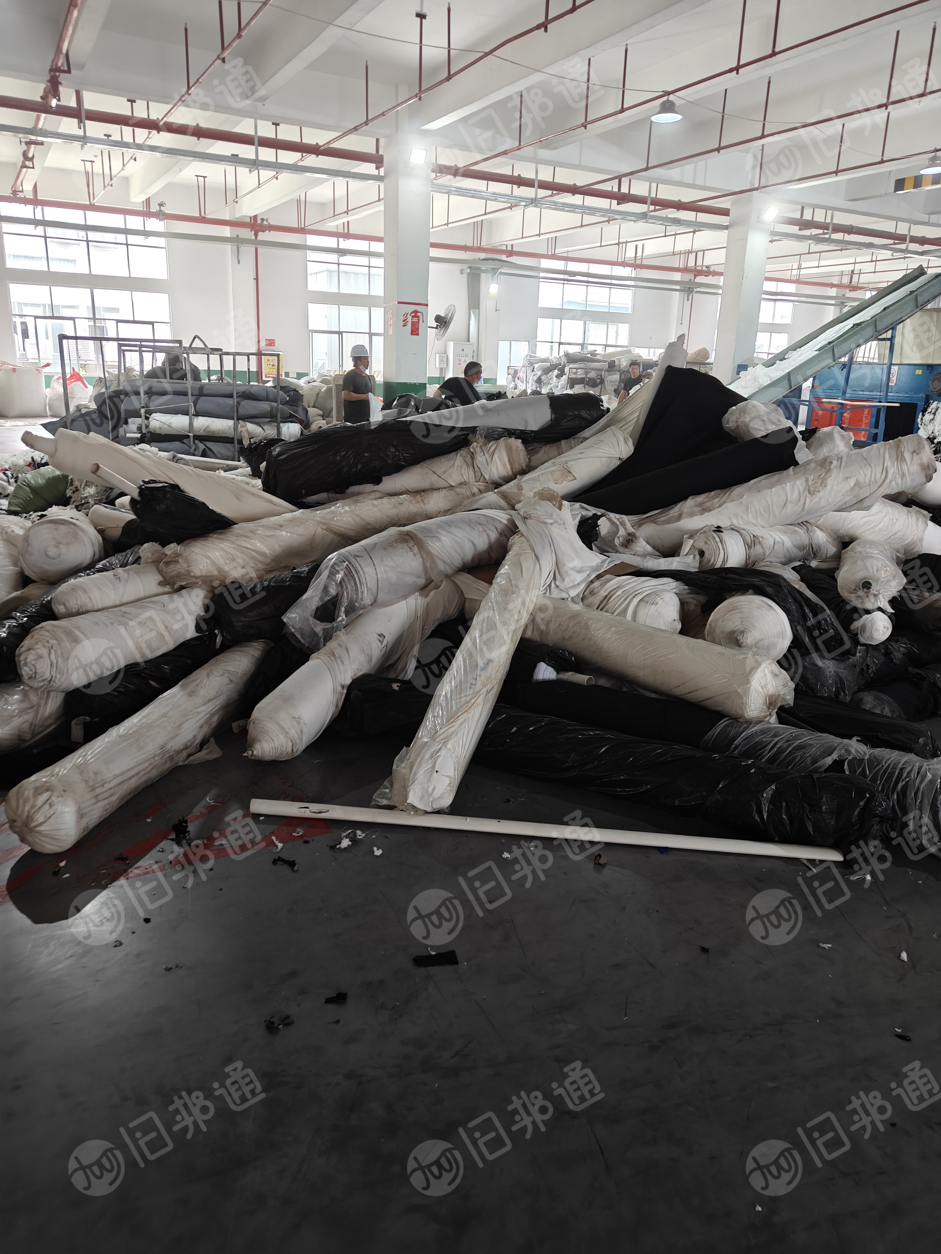 回收涤纶废布,废丝,纯涤纶