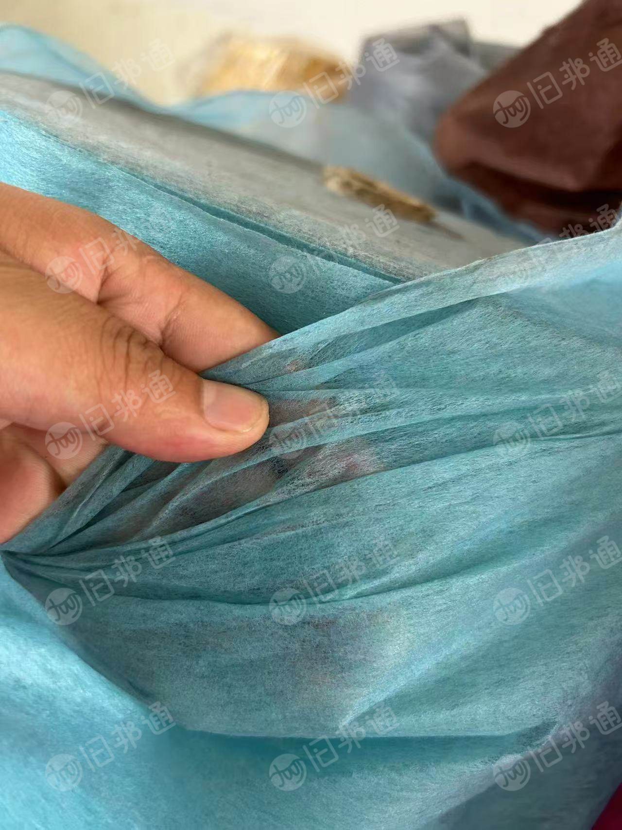 出售杂色纸布,货在广东东莞,低价出售