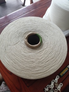 出售库存棉纱，气流纺纯棉棉纱，10支，现货有13吨，货在河北保定