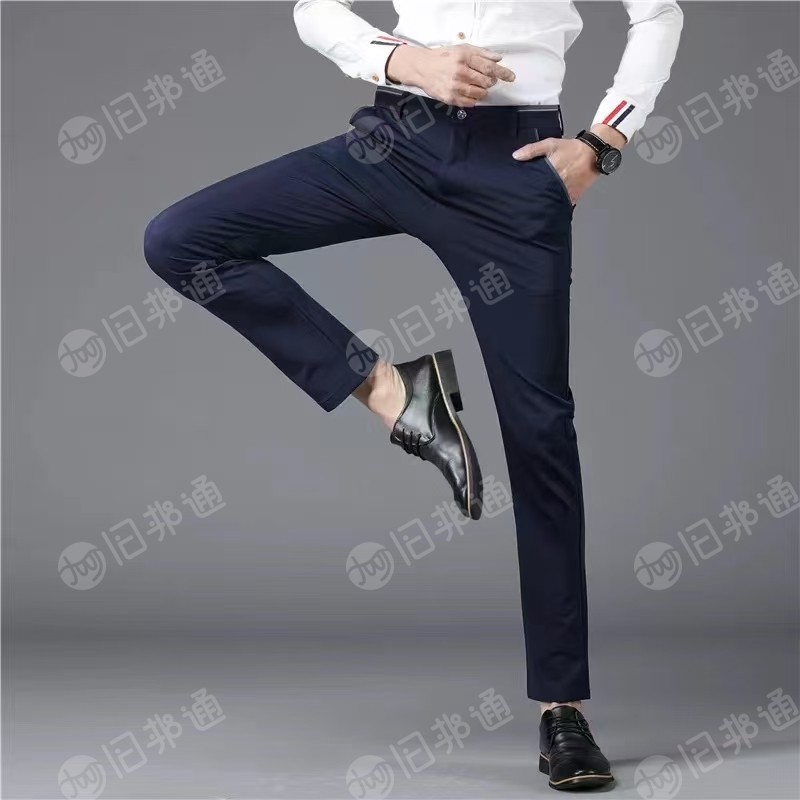 长期出售库存服装,款式不限,数量从几百件到几十万件都有